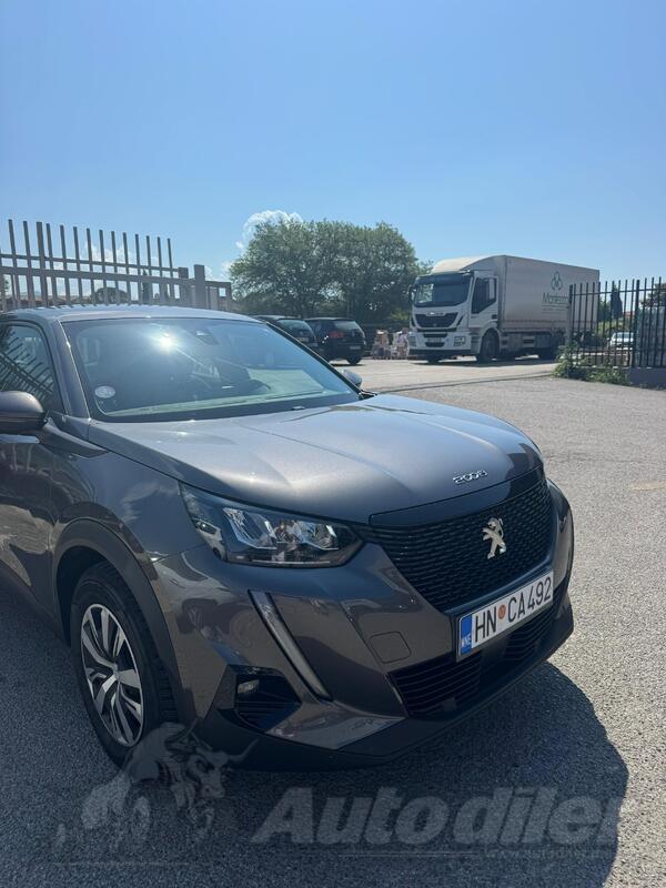 Peugeot - 2008 - 1.2 pure tech