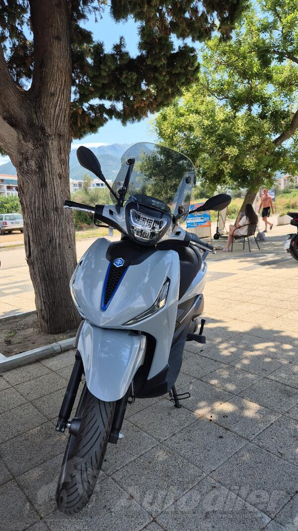 Piaggio - beverly 310 s