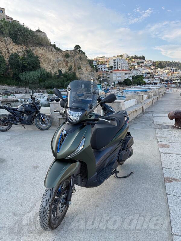 Piaggio - beverly 400s