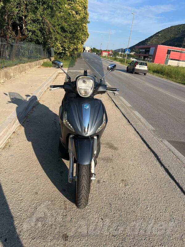 Piaggio - Beverly 300