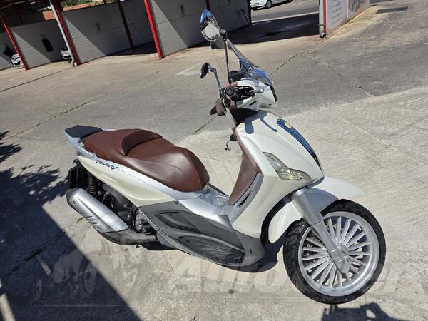Piaggio - beverly 300ie