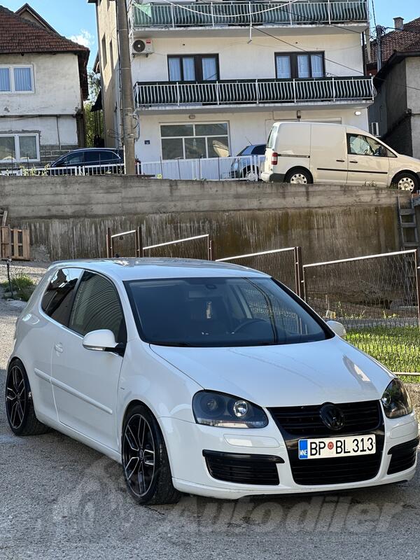 Volkswagen - Golf 5 - 1.4