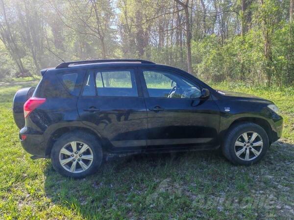 Toyota - RAV 4