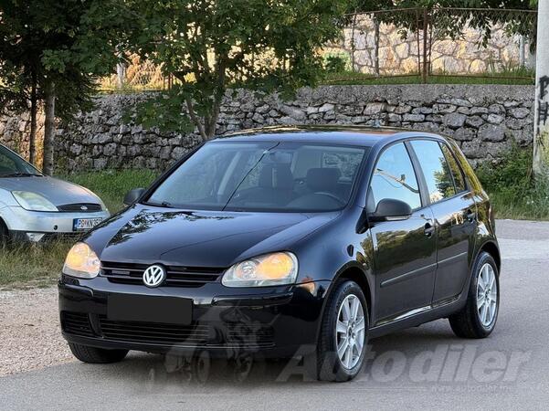 Volkswagen - Golf 5 - TDI Bluemotion