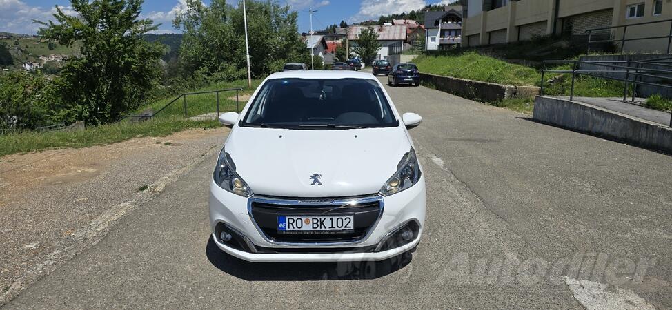 Peugeot - 208 - 1.6 blue hdi