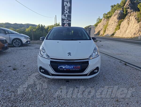 Peugeot - 208 - 11.2019.
