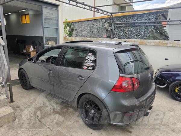 Volkswagen - Golf 5 - 2 0