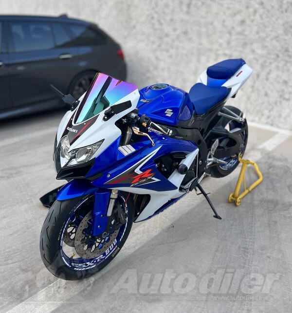 Suzuki - GSXR 600 K8