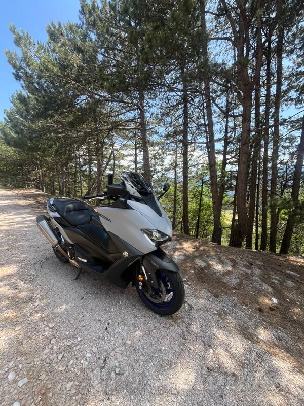 Yamaha - Tmax 560