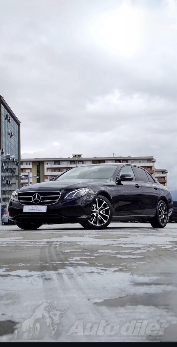 Mercedes Benz - E 220 - 4MATIC Avangarde