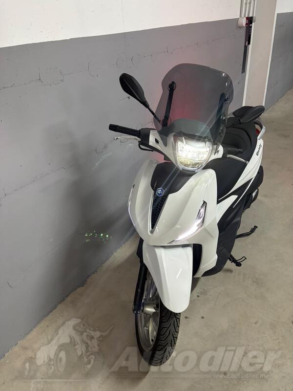 Piaggio - beverli 300