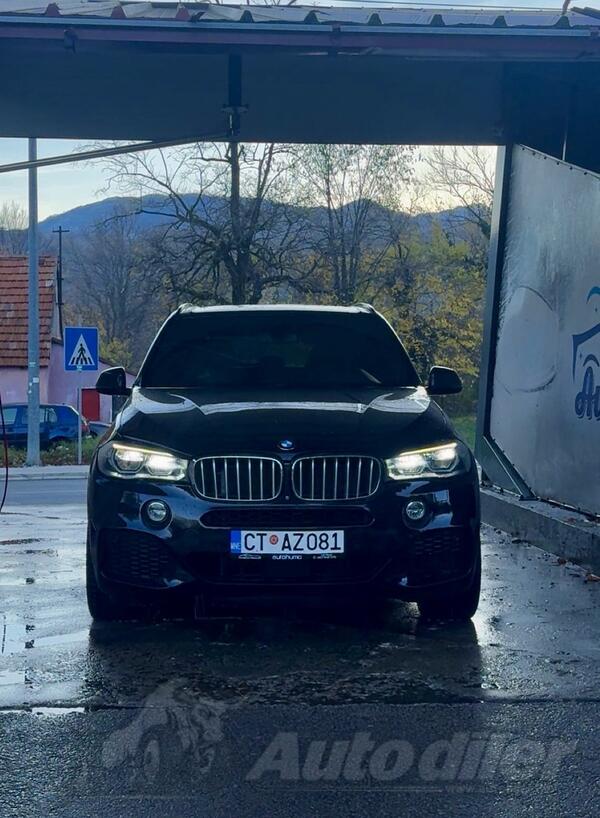 BMW - X5 M50 - 3.0