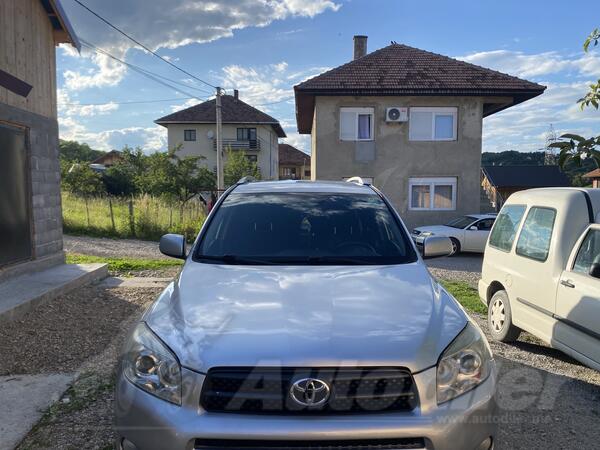 Toyota - RAV 4 - 2.2