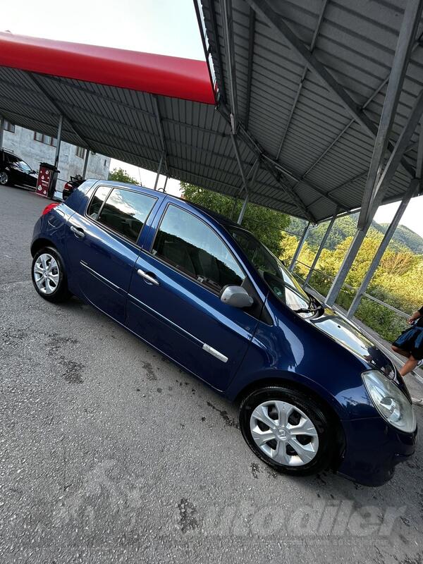 Renault - Clio - 1.5 DCI