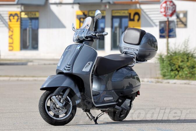 Piaggio - Vespa GTS Touring ABS