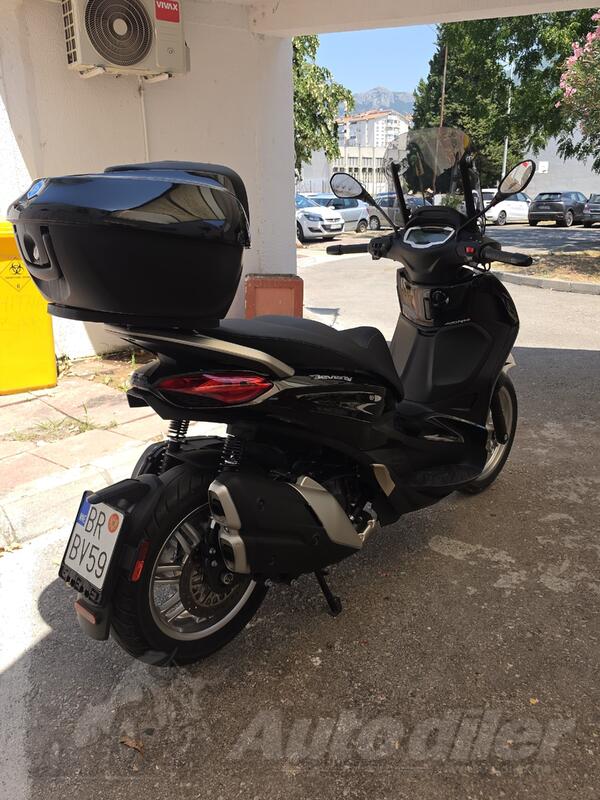Piaggio - beverly