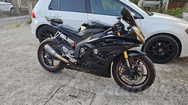 Yamaha - R6