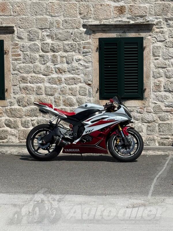 Yamaha - R6