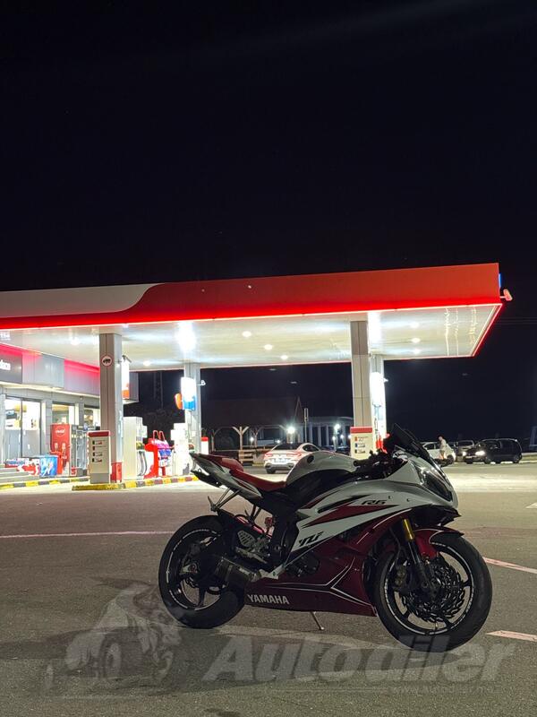 Yamaha - R6