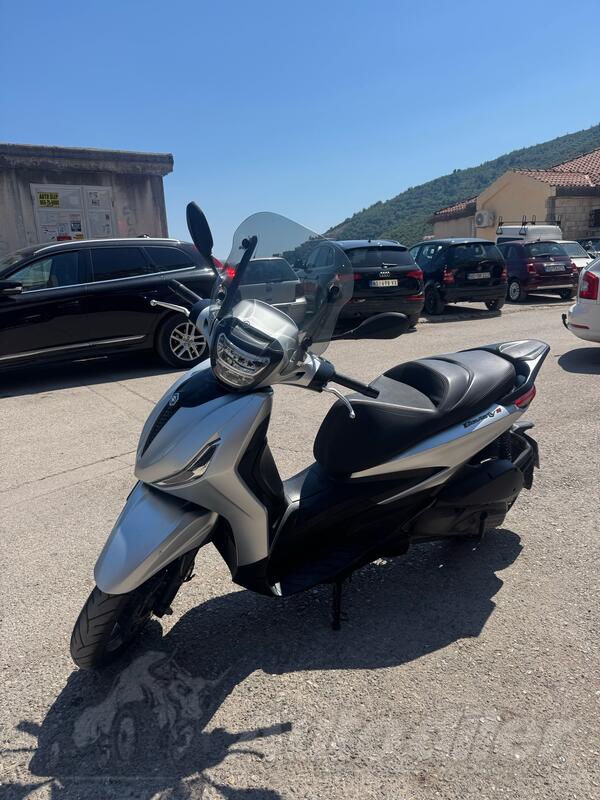 Piaggio - Beverly