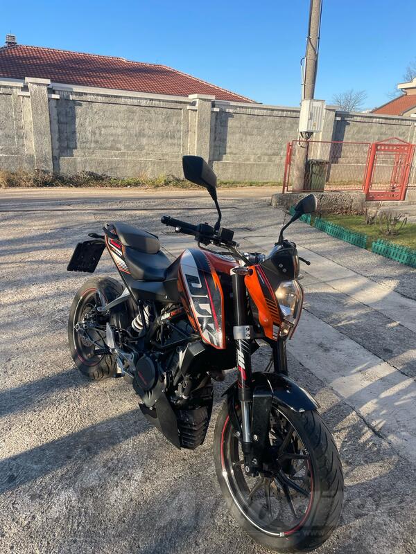 KTM - duke 200