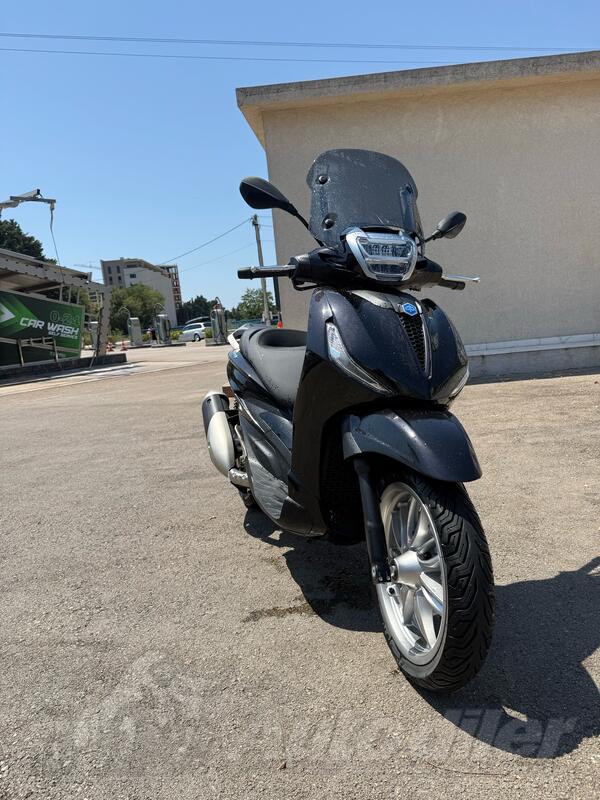 Piaggio - Beverly 300