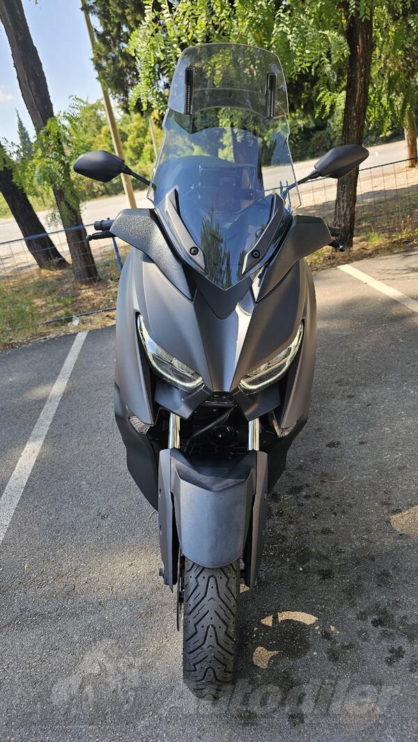 Yamaha - x-max
