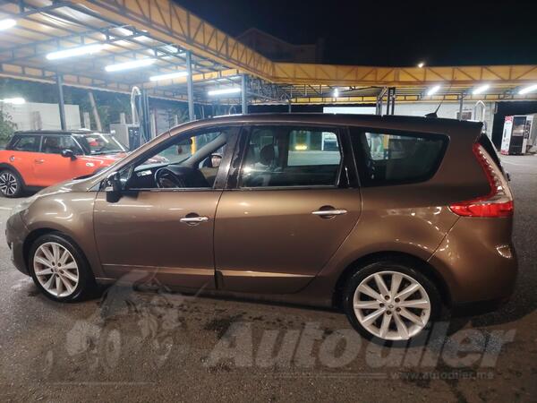Renault - Grand Scenic - 2.0 dci 110 kw
