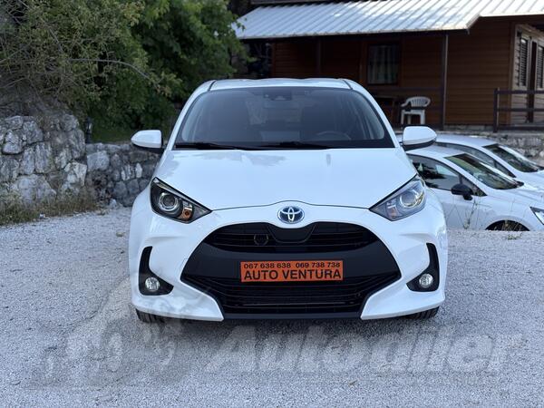 Toyota - Yaris - 1.5//HYBRID//BENZIN//03.2023god
