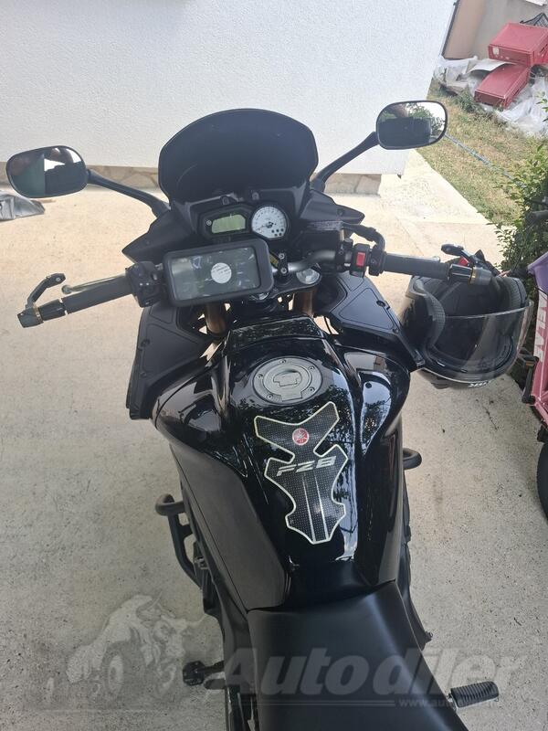 Yamaha - feizer 8