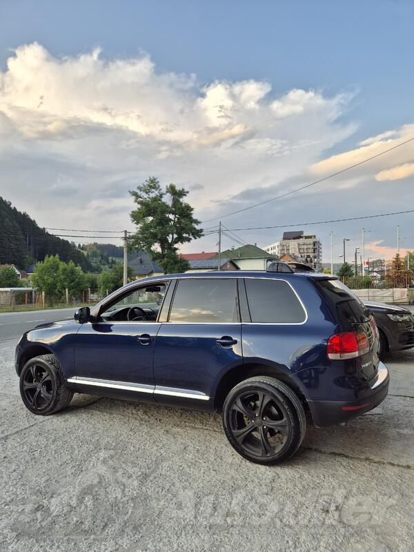 Volkswagen - Touareg - R5