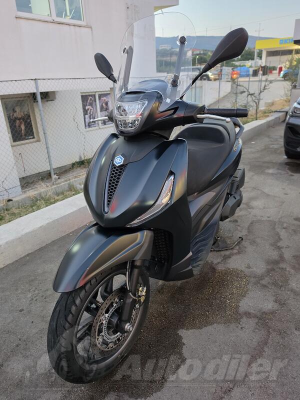 Piaggio - Beverly S 400