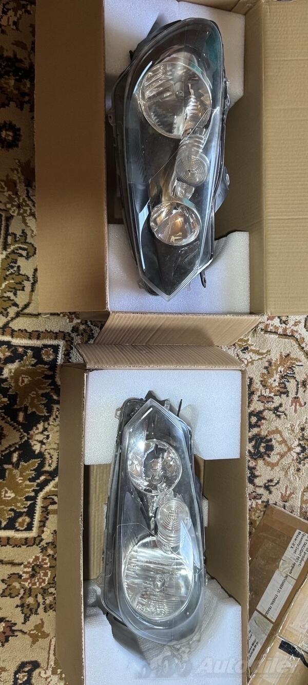 Both headlights for Volkswagen - Golf 6    - 2012