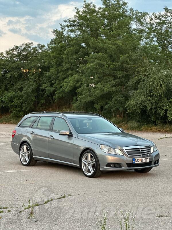 Mercedes Benz - E 220 - CDI