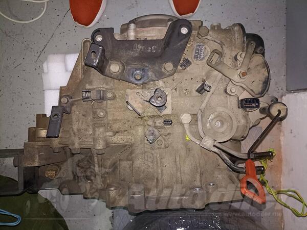 Transmissions for Cars - Hyundai - Tucson    - 2005