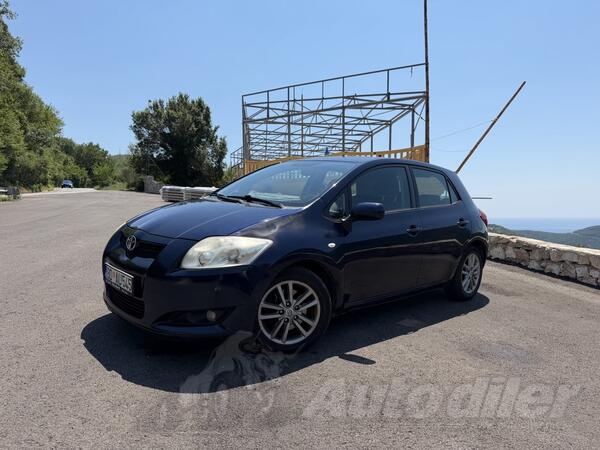Toyota - Auris - 2.0 D-4D