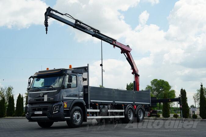 Volvo - FMX 430 kamion s ravnom platformom + Kran / IMP-4305