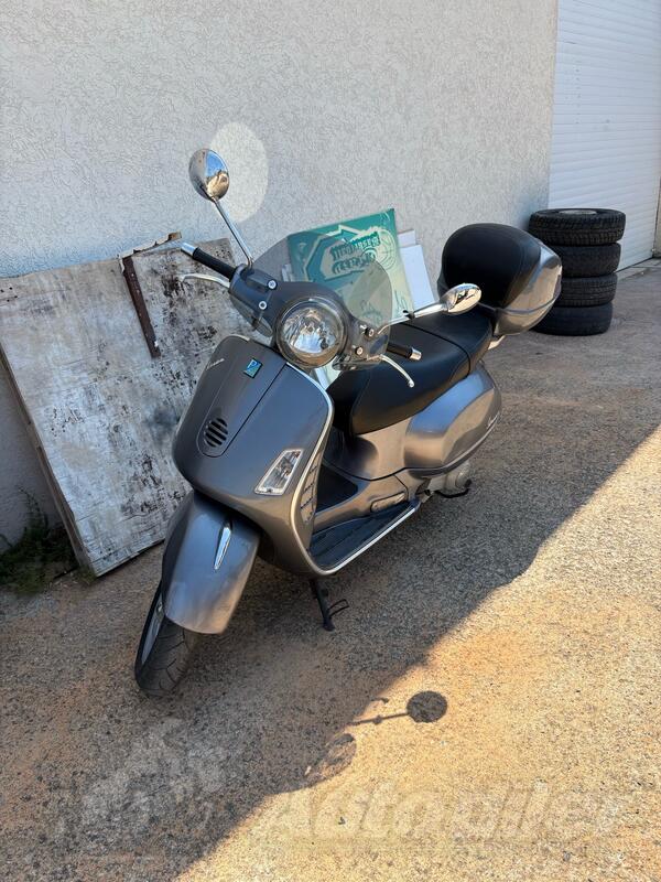 Piaggio - Vespa 200