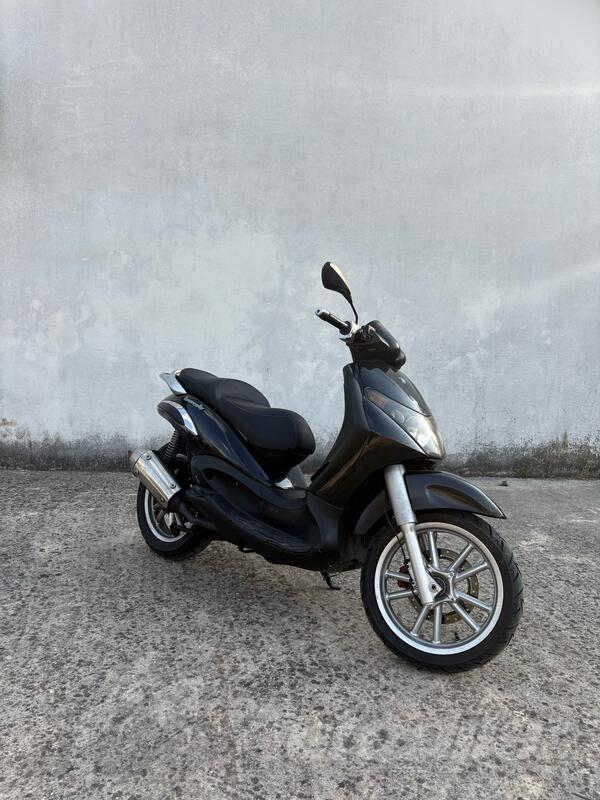 Piaggio - Beverly 200