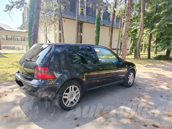 Volkswagen - Golf 4 - 1.6 benz 16V