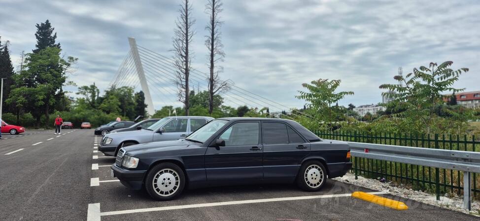 Mercedes Benz - 190 - 1,8 benzin automatik