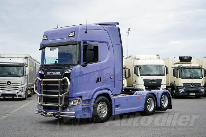 Scania - S 590 / V8 / Euro 6 / ACC / Bogie / 3 osovine / Retarder / DMC 80.000 kg / Tegljač / DOM...