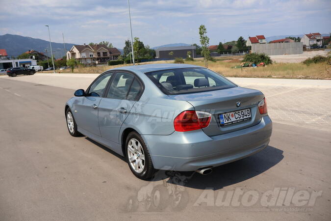 BMW - 318 - E92