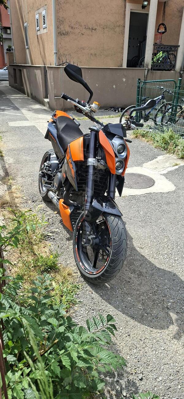 KTM - Duke