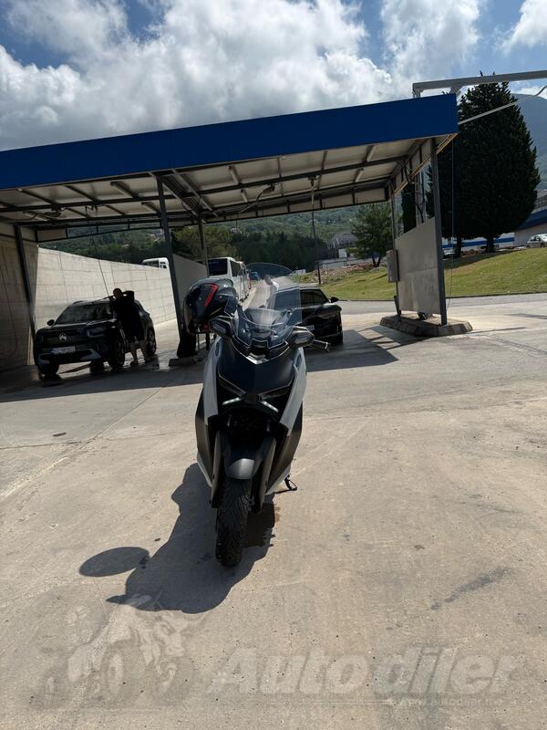 Yamaha - xmax