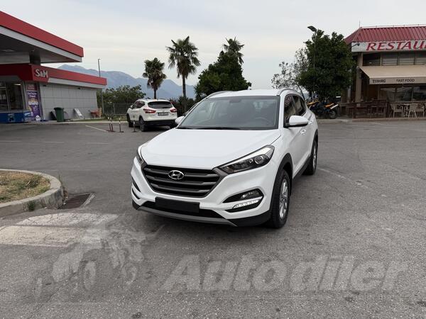 Hyundai - Tucson - 1.7 CRDi 2WD