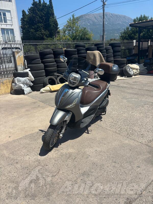 Piaggio - beverly300
