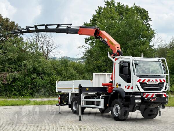 Iveco - TRAKKER 360 / 4x4 / kran / Kamion sa Platformom / LUS-1319