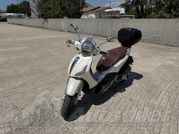Piaggio - BEVERLY 300