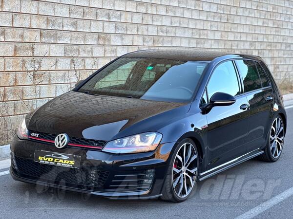 Volkswagen - Golf GTI - GTI